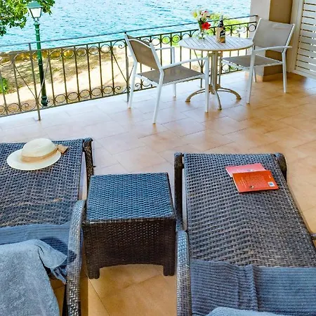 Leeward At Captains Apartment